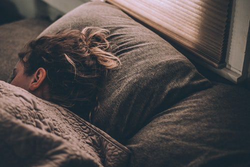 Can sleeping posture affect health?